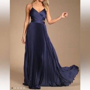 Lulu’s Got the Glam Navy Pleated Maxi Dress Size S